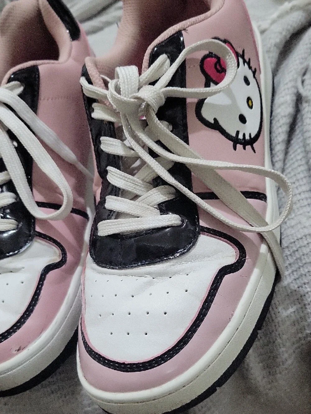 Hello Kitty Pink, White, Black Low-Top Sneakers Women's Size 10